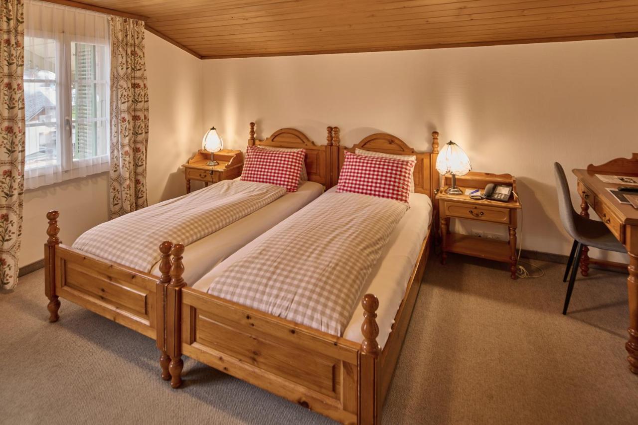Baeren Hotel, The Bear Inn Вилдерсвил Екстериор снимка