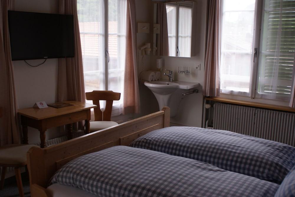 Baeren Hotel, The Bear Inn Вилдерсвил Екстериор снимка