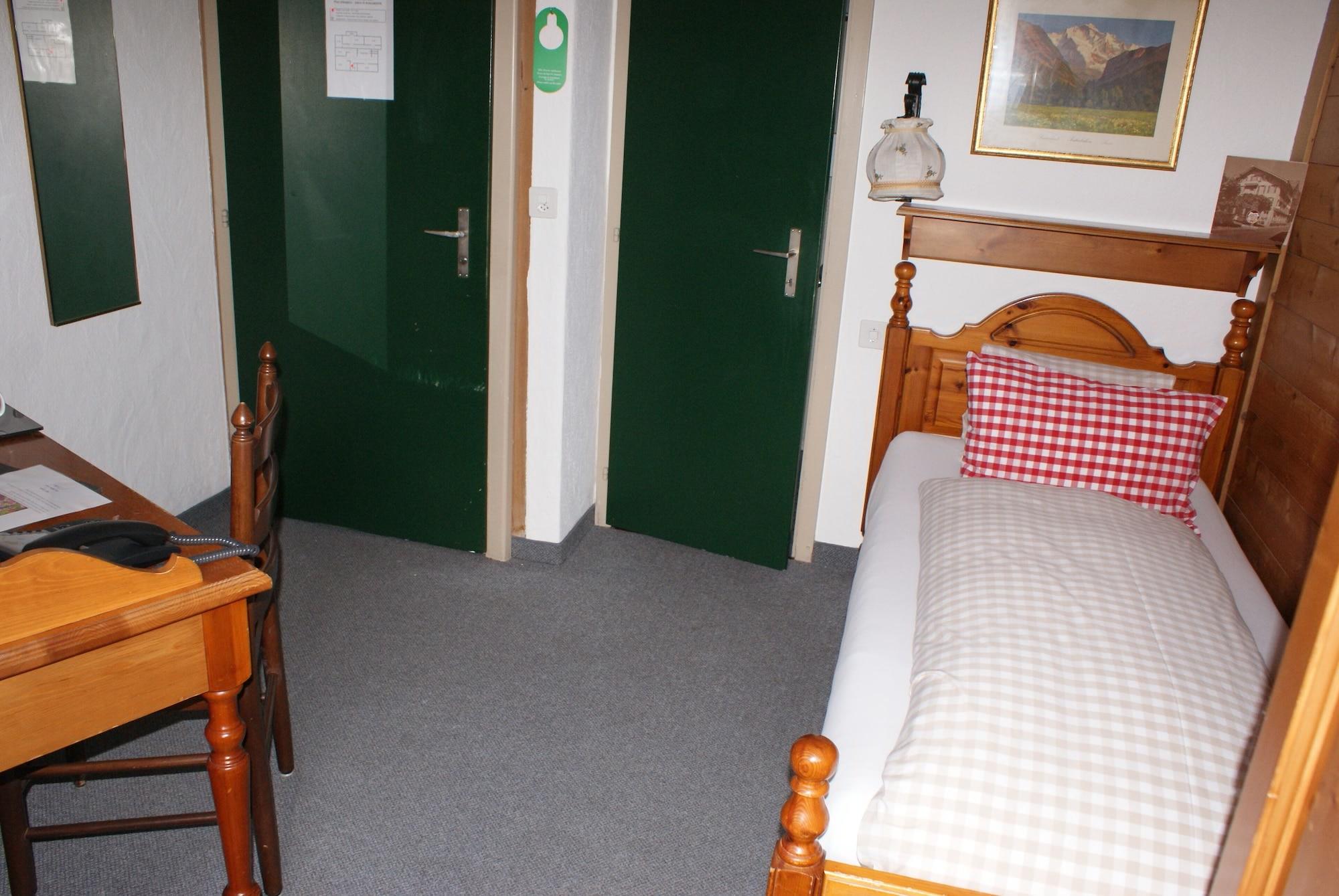 Baeren Hotel, The Bear Inn Вилдерсвил Екстериор снимка